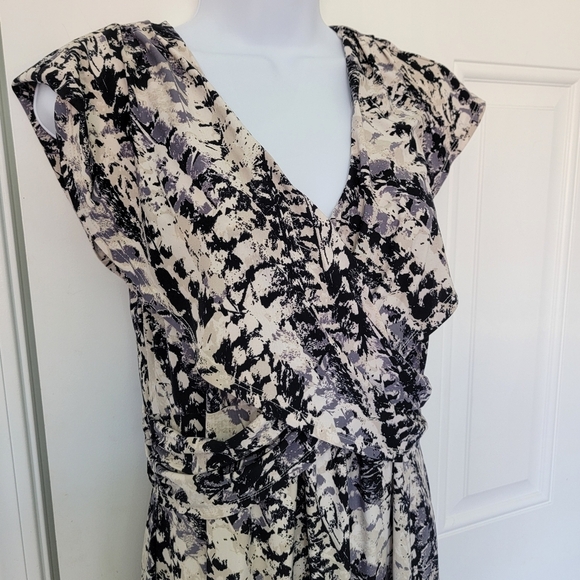 Soma Intimates Jersey Knit Faux Wrap V Neck Soft Dress Black Cream Abstract Sz M - Picture 2 of 10